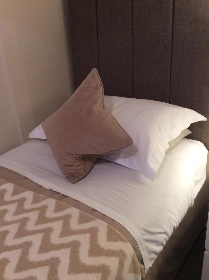Pitcullen Guest House Пърт Стая снимка